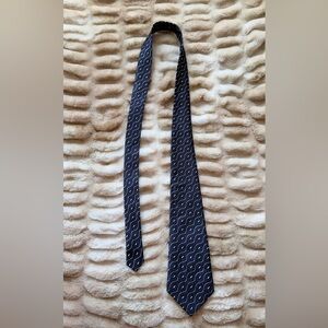 Signature Navy and White Patterned Tie